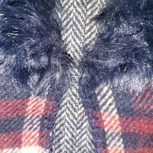 Marcus Adler New York Navy Plaid Cape, One Size - Picture 8 of 8